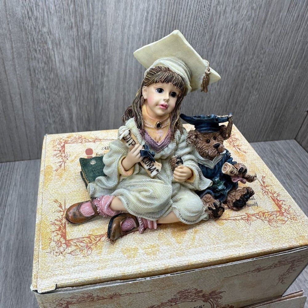 Yesterdays Child Dollstone Graduation Day #3550 Lisa w/ Plato Boyds Bears - Picture 2 of 10